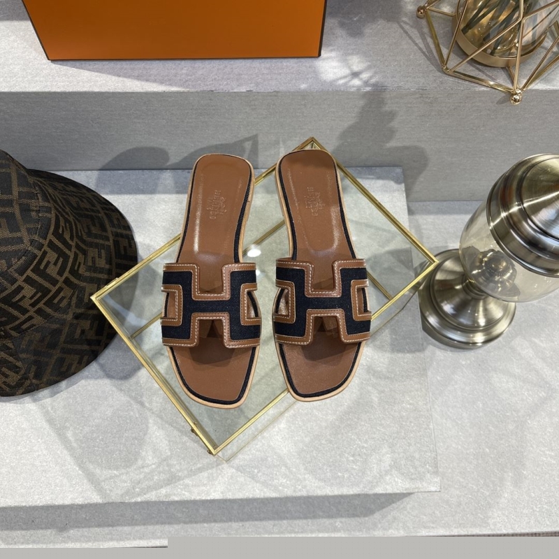H**mes slippers